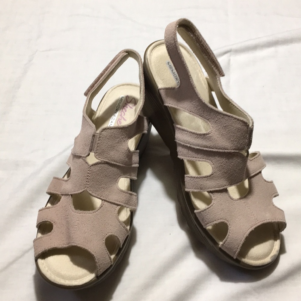Skechers sandals NWOT.. 8 1/2 W